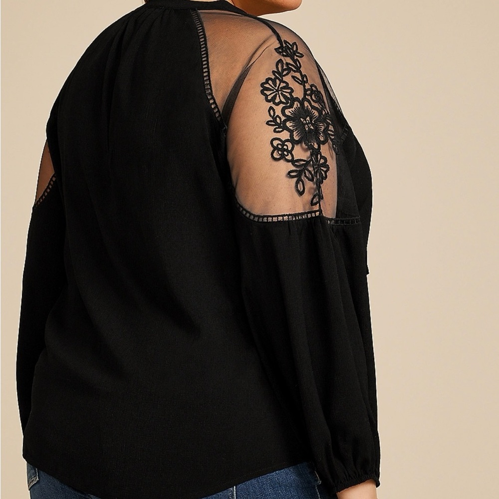 Studio Y Floral Embroidered Sheer Yoke Peasant
Blouse - Picture 3 of 3